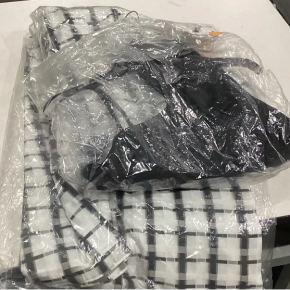 NWT- Adrianna Papell Long Formal Prom A-Line Dress BLACK & WHITE /size 10 - NEW - Picture 12 of 12